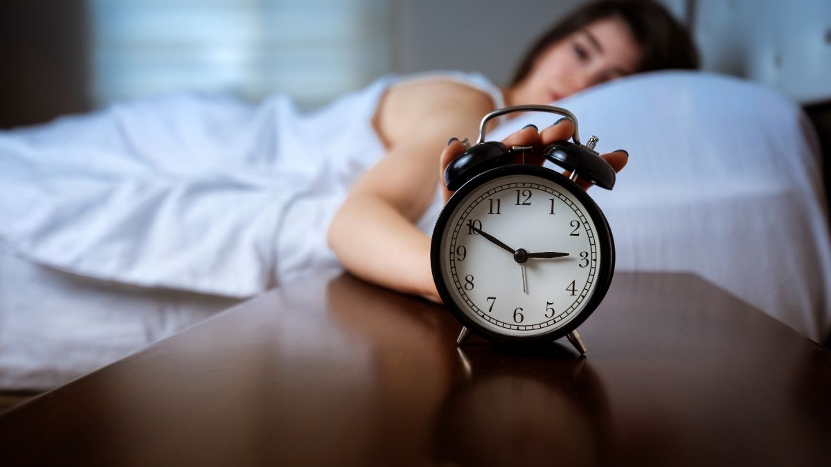 Girl Sets Off An Alarm To Wake Up From Sleep